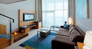 Сьют "Crown Loft Suite w/Balcony" (50 м² + balcony 10 м²)