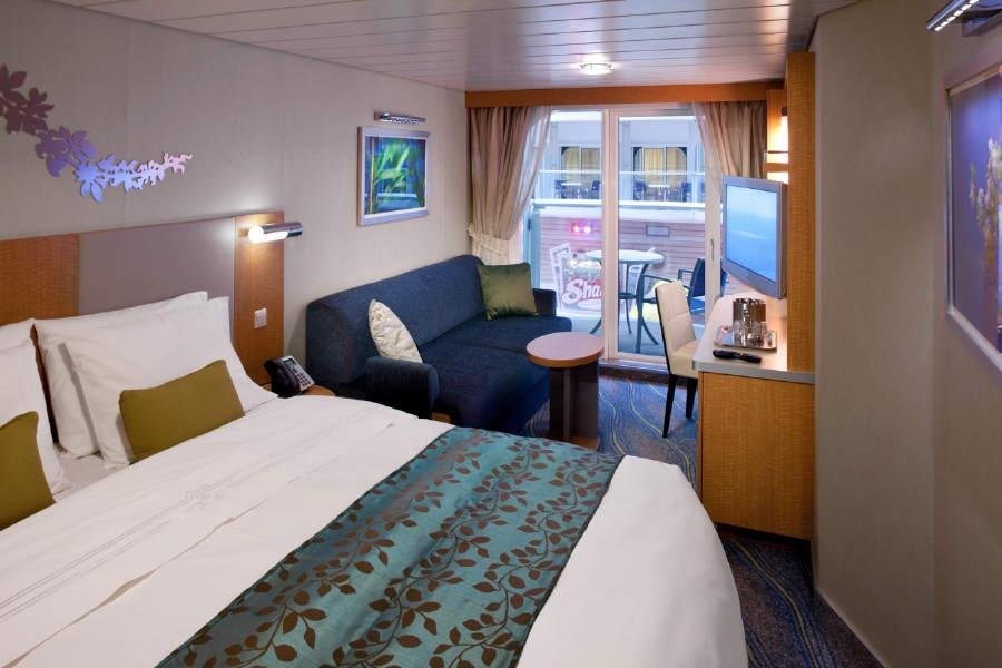 Каюта с балконом "Central Park View Stateroom with Balcony"