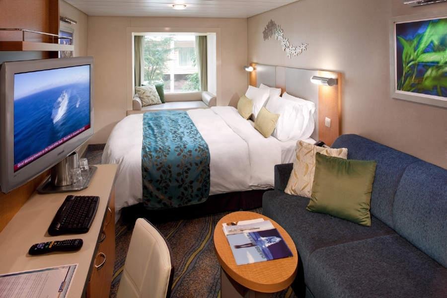 Каюта с окном "Central Park View Stateroom"