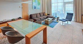 Сьют "AqTheater Suite w/LgBal 2BR " (67 м² + balcony 38 м²)