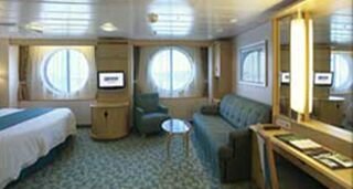 Cabina cu fereastră „Ultra Spacious Ocean View” (33 m²)