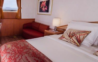 Каюта с окном "Premium Stateroom"
