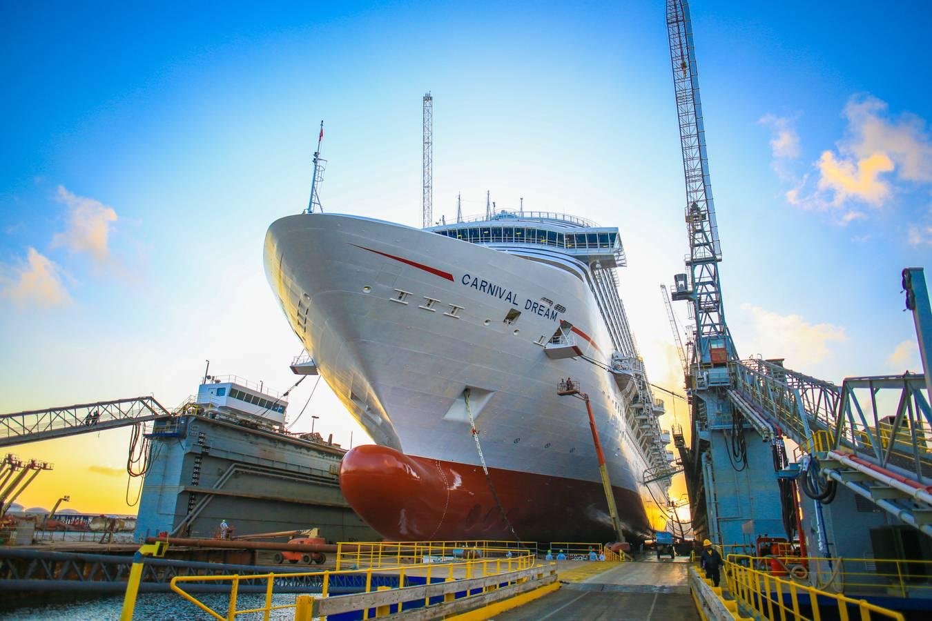 Carnival уже заполнила около половины круизов 2027 года по рекордным ценам